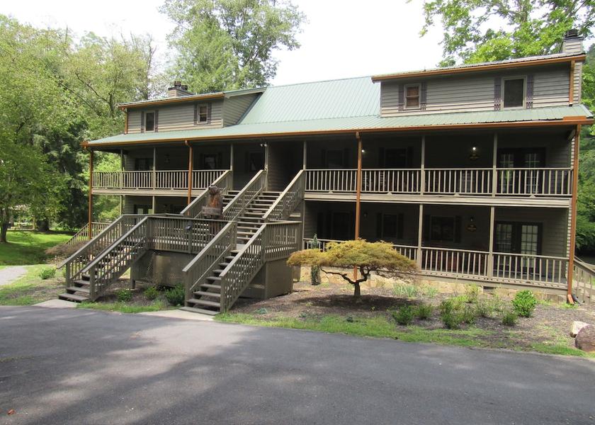 Georgia Ellijay Exterior Detail