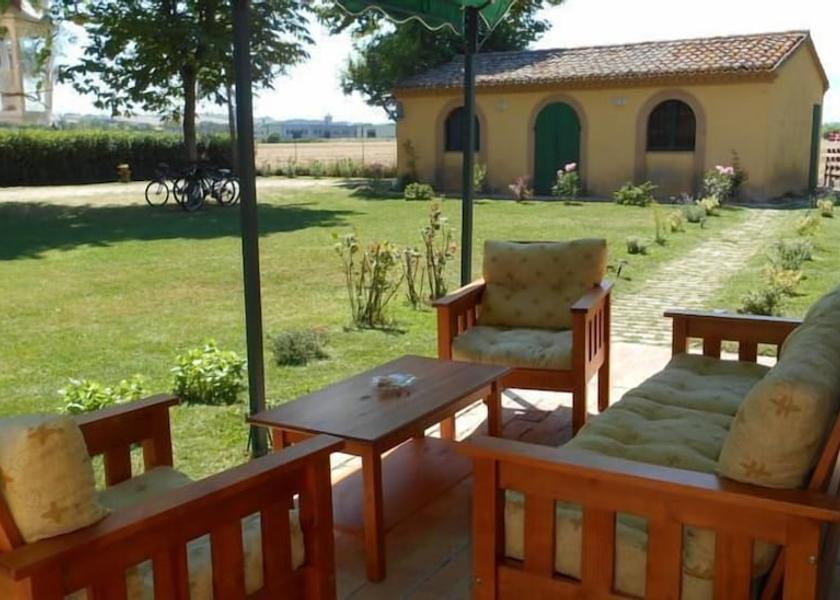 Marche Castelfidardo Exterior Detail