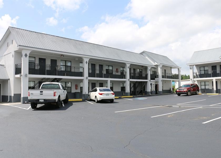 Georgia Calhoun Parking