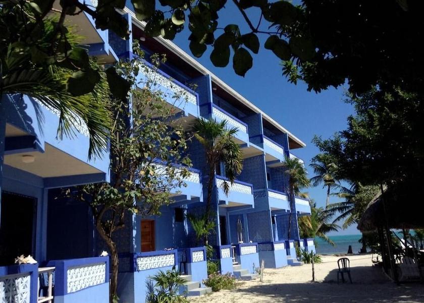  Caye Caulker Exterior Detail