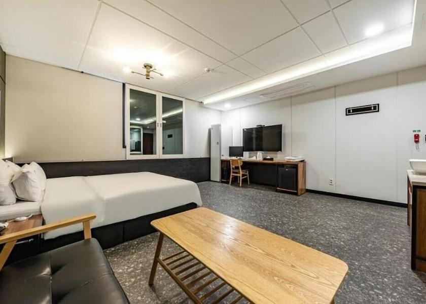 North Gyeongsang Pohang Room