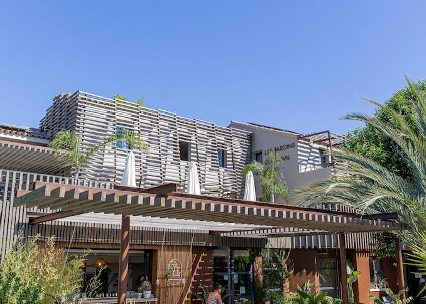 Occitanie Aigues-Mortes Front of property