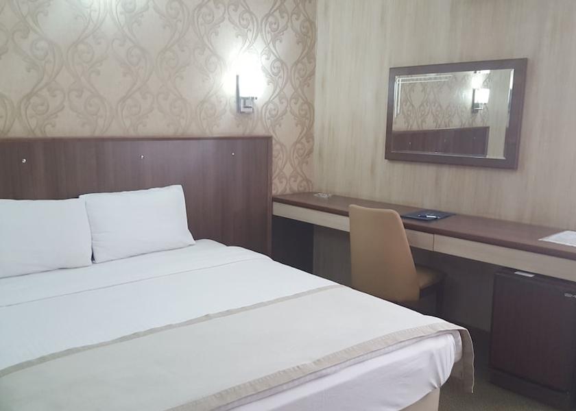  Adana Room