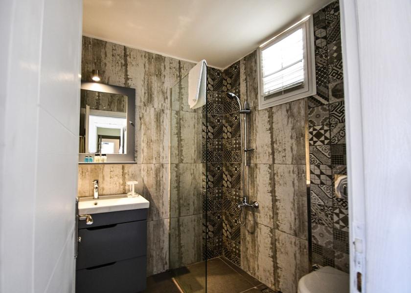 Izmir Çeşme Bathroom