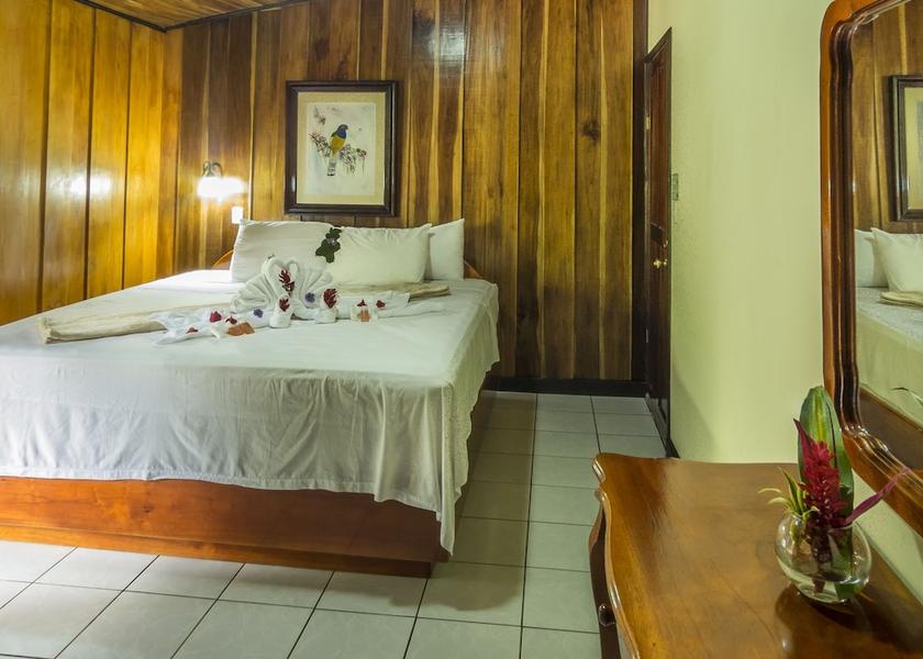 Alajuela La Fortuna Room