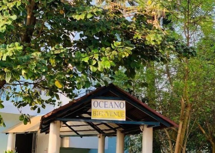  Conakry Property entrance