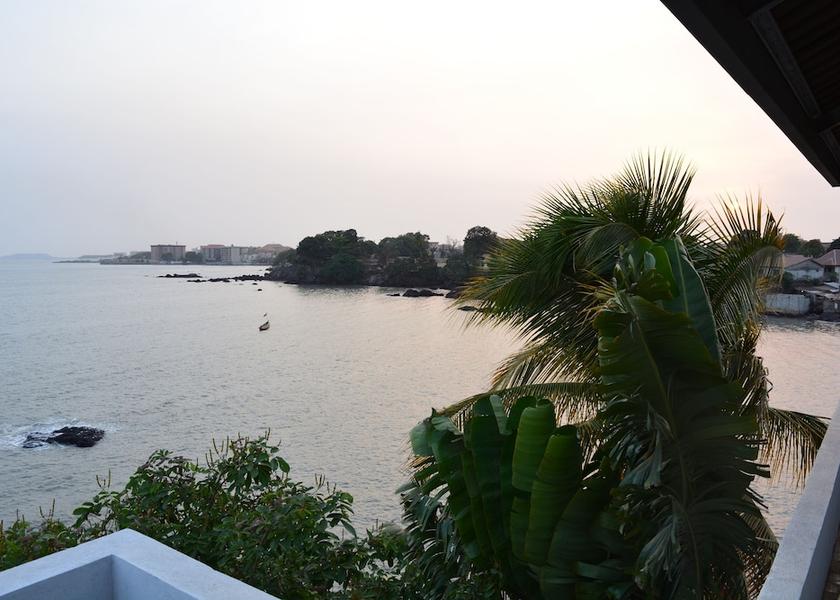  Conakry Exterior detail