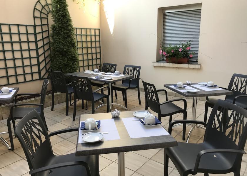 Bourgogne-Franche-Comte Vesoul Breakfast Area