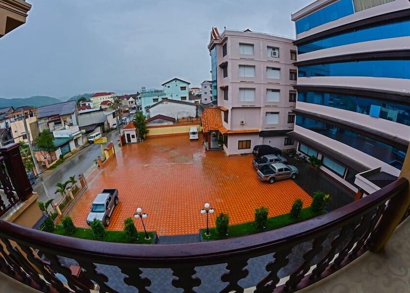 Xiangkhouang Province Phonsavan Parking