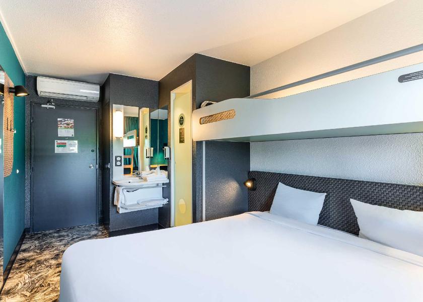 Grand Est Yutz Guestroom