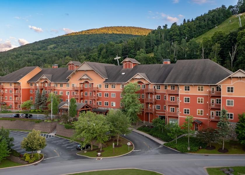 New York hunter Exterior Detail