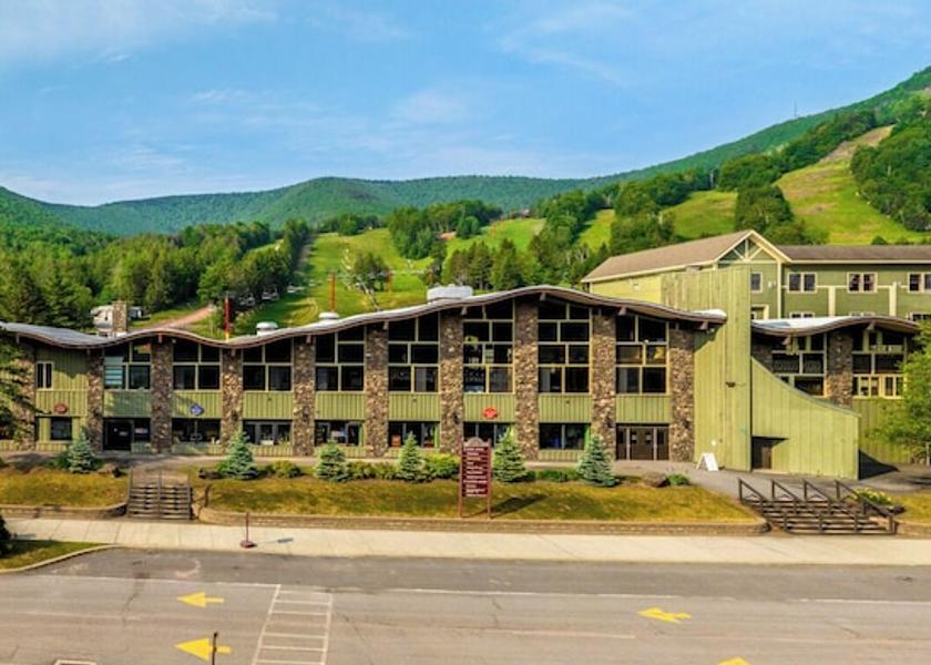 New York hunter Exterior Detail