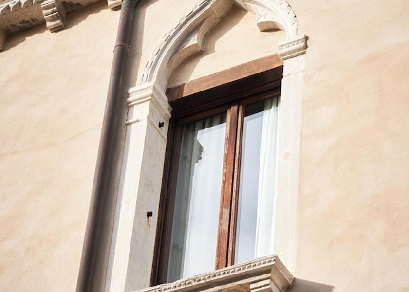 Veneto Venice Exterior Detail