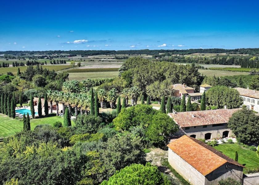 Occitanie Beaucaire Front of property