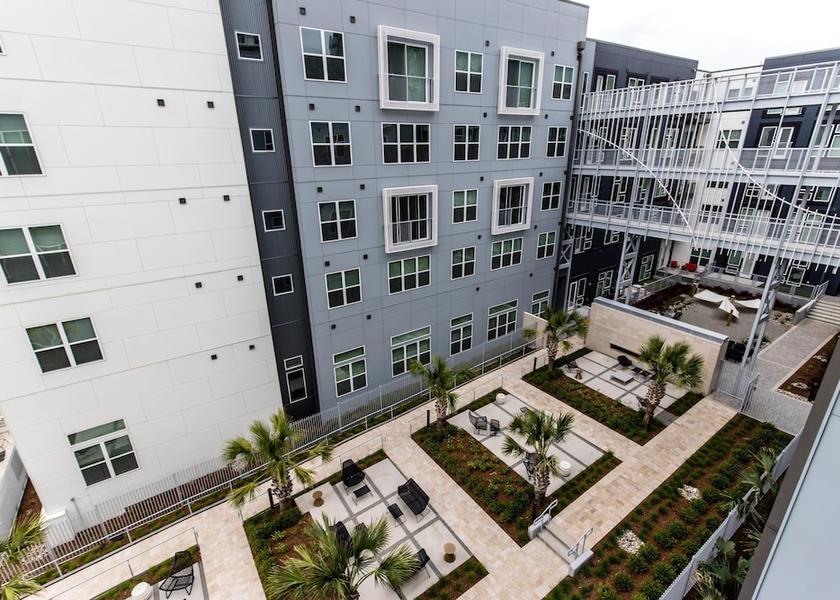 Texas Plano Exterior Detail