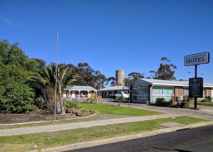 Victoria Kaniva Facade