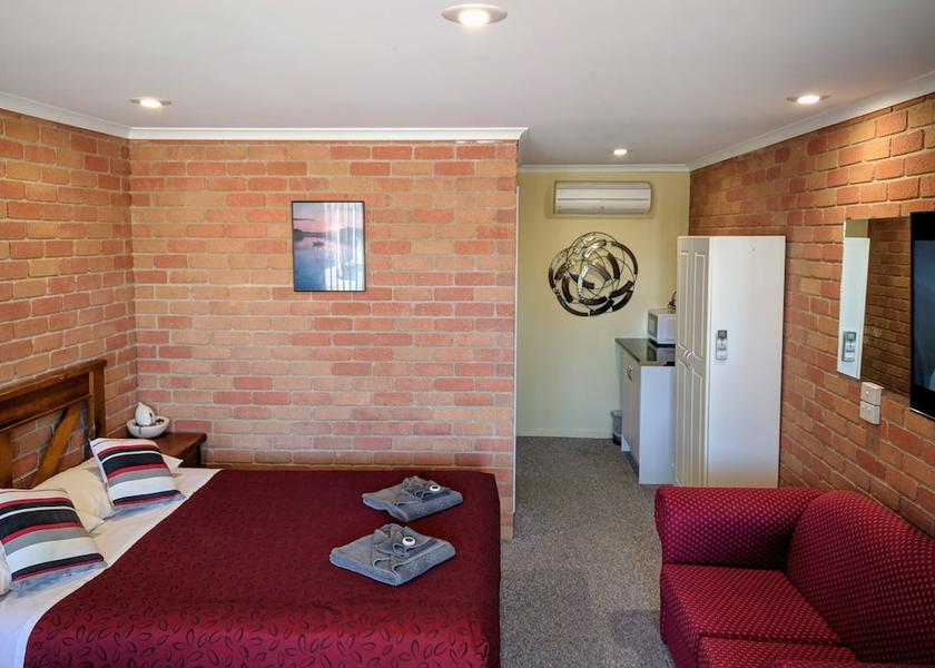 Victoria Kaniva Room