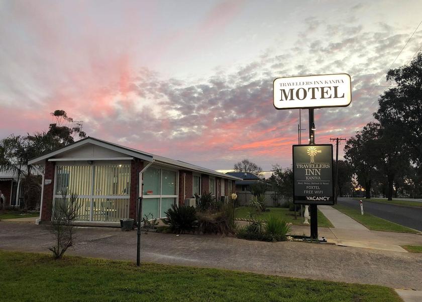 Victoria Kaniva Facade