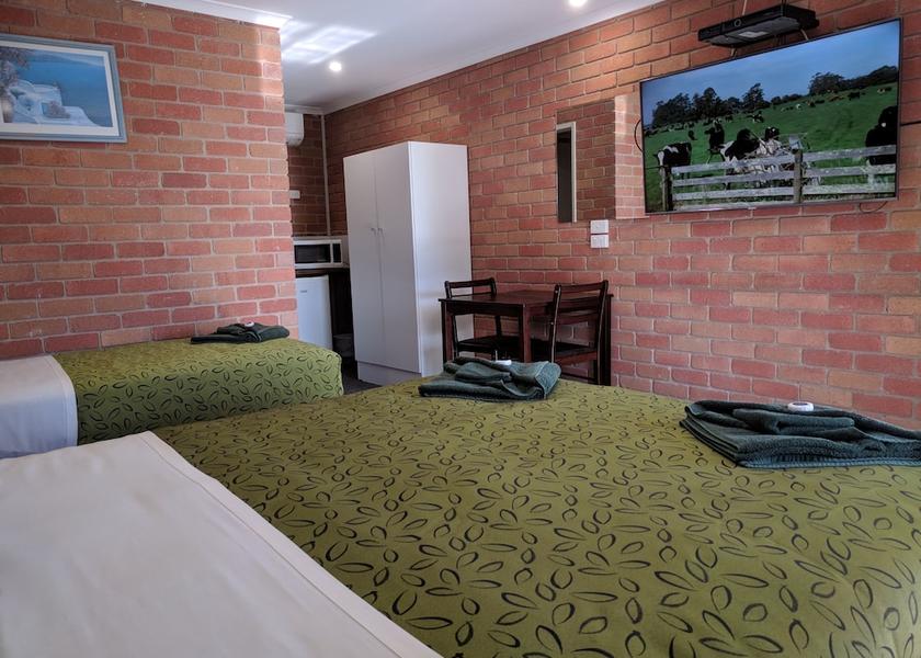 Victoria Kaniva Room