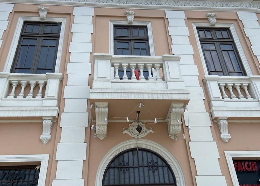 Lima (region) Lima Exterior Detail