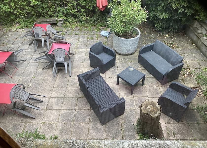 Auvergne-Rhone-Alpes Chatel-Guyon Exterior Detail