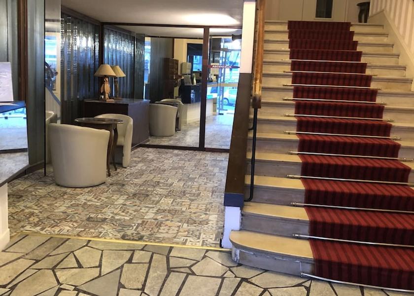 Auvergne-Rhone-Alpes Chatel-Guyon Reception