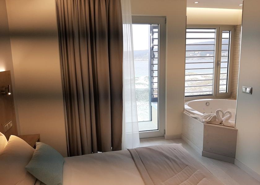 Galicia Laxe Room