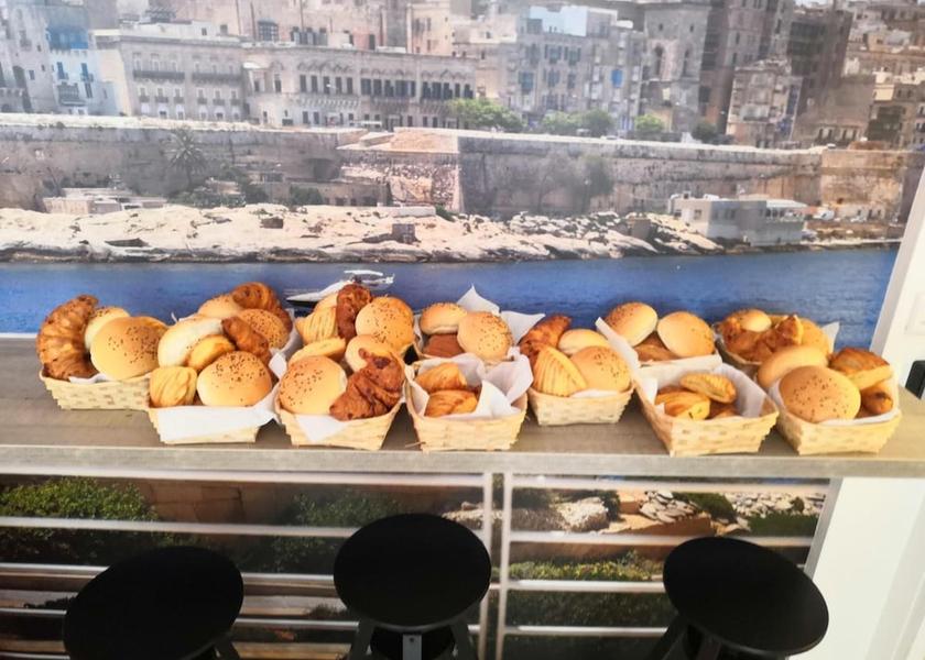  Gzira Breakfast Area
