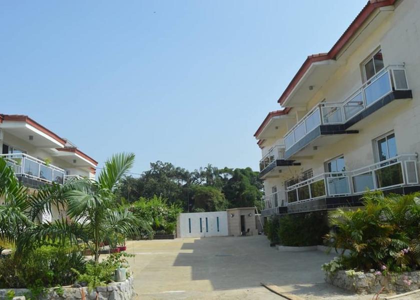  Abidjan Exterior Detail