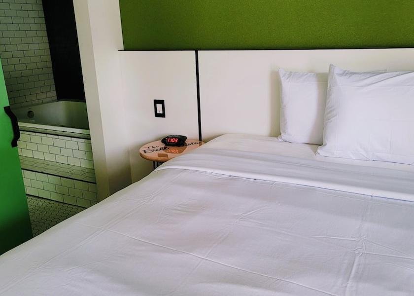 California Burbank Room