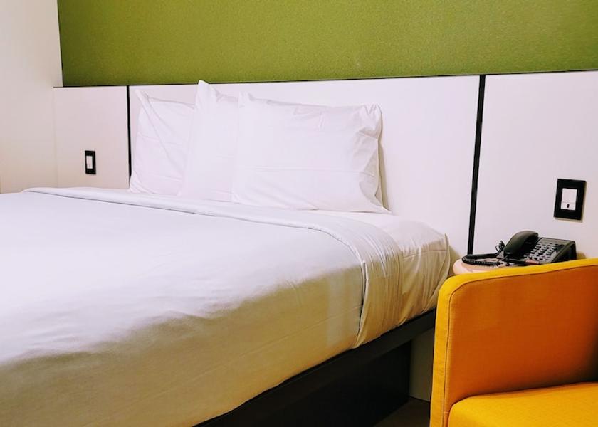 California Burbank Room