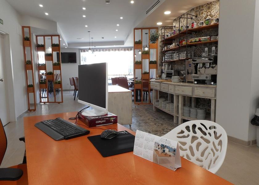 Community of Madrid Pinto Cafe