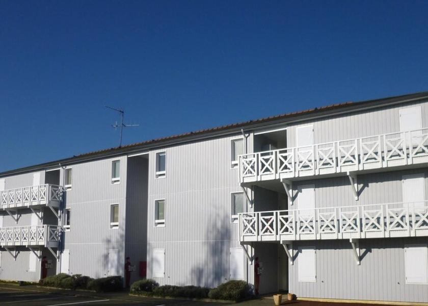 Pays de la Loire Beaucouze Exterior Detail