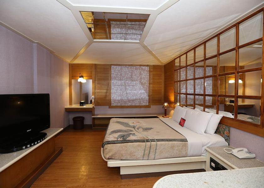  Tainan Room
