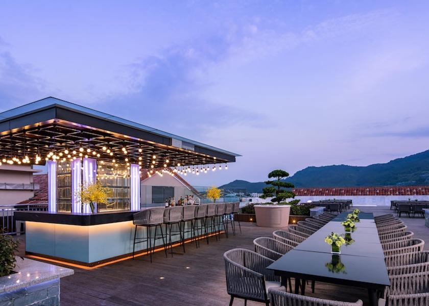 Hainan Qionghai Bar (on property)