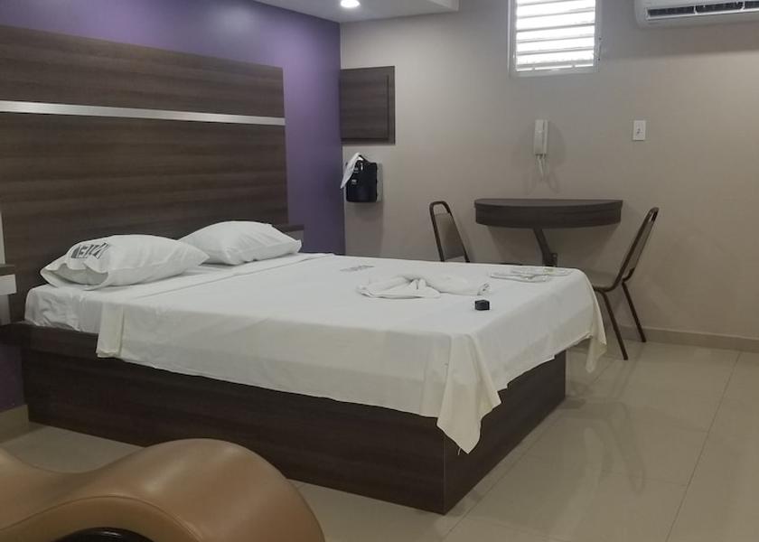 Colon Santa Isabel Room
