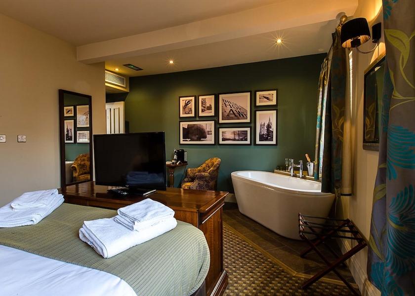 Wales Cardiff Room