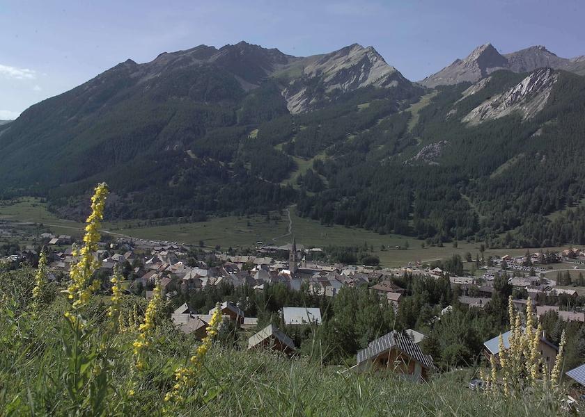 Provence - Alpes - Cote d'Azur Monetier-les-Bains Exterior Detail