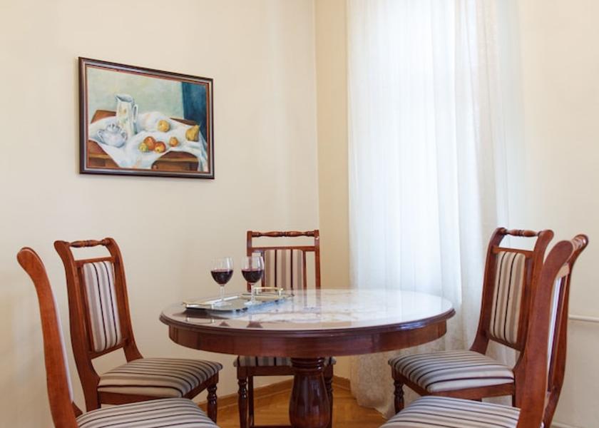 Montana Belgrade In-Room Dining