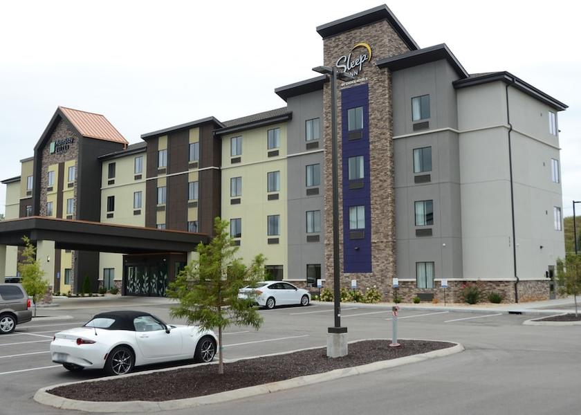 Kentucky Bowling Green Exterior Detail
