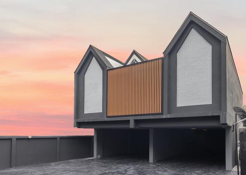 Bangkok Lam Luk Ka Exterior