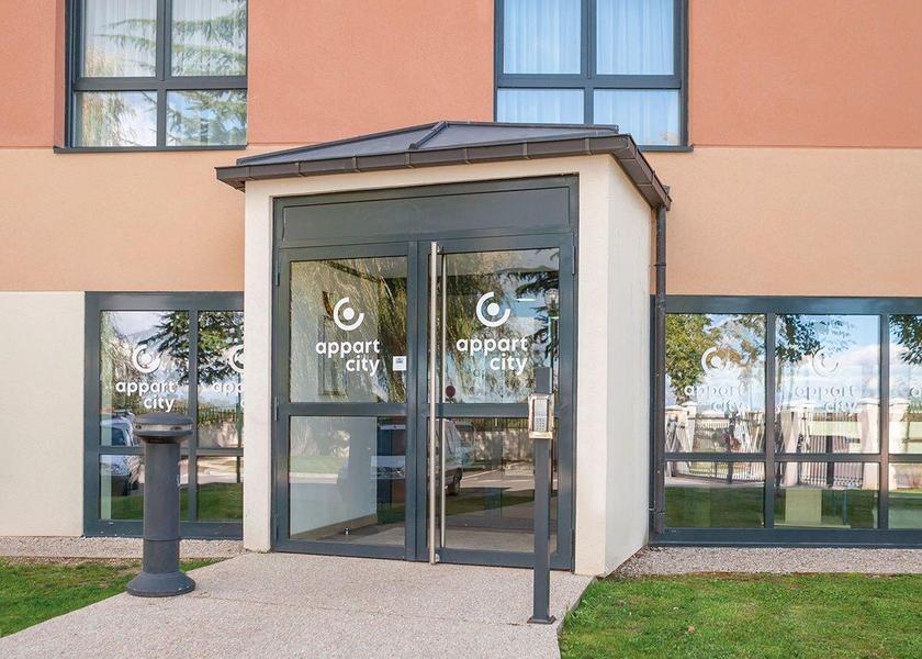 Île-de-France Magny-les-Hameaux Hotel Exterior