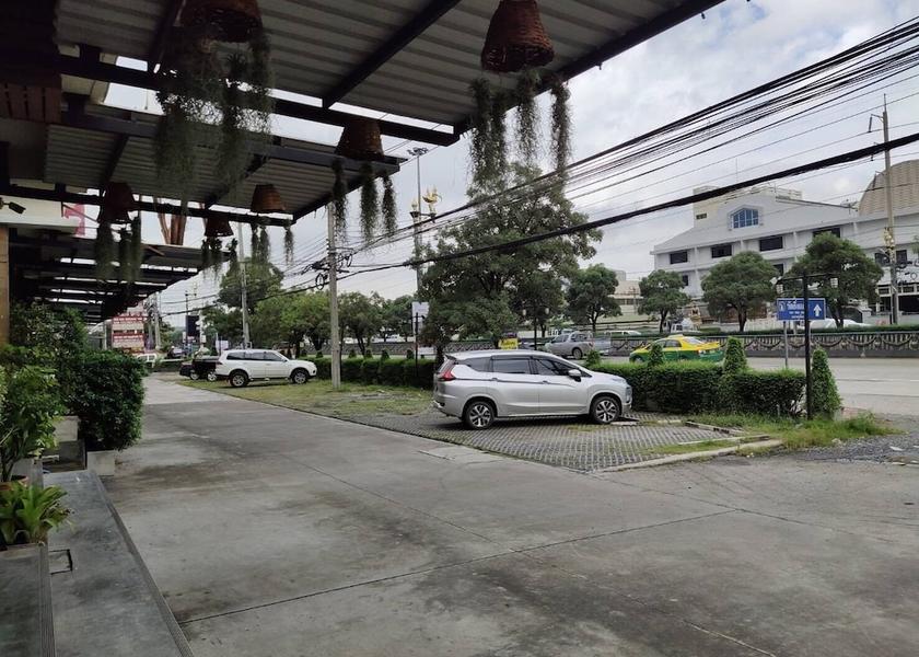 Bangkok Bang Phli Front of property