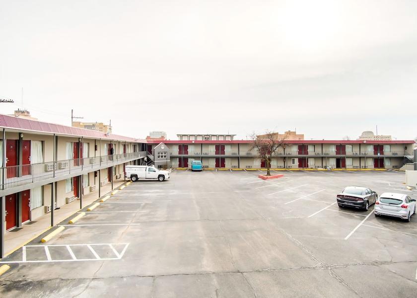 Kansas Hutchinson Parking