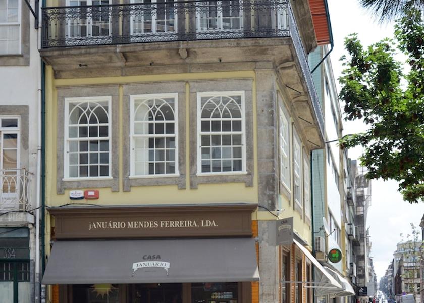 Porto Porto Front of property