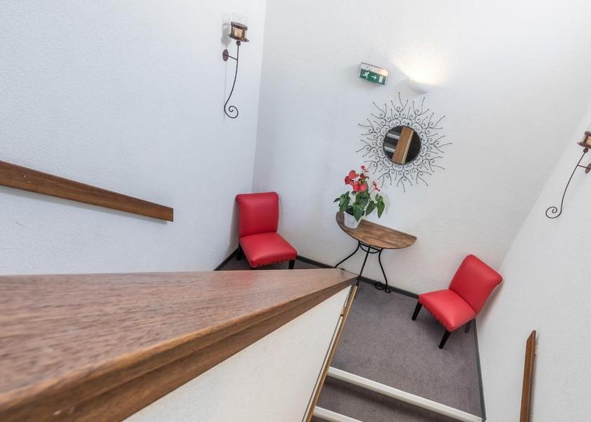 Auvergne-Rhone-Alpes Vallon-Pont-d'Arc Interior Entrance