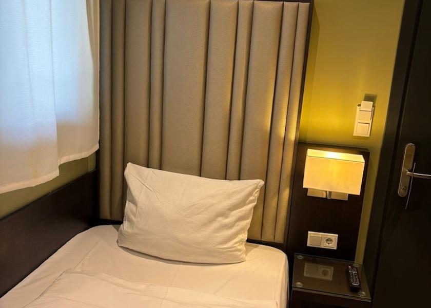 Hessen Kelsterbach Room