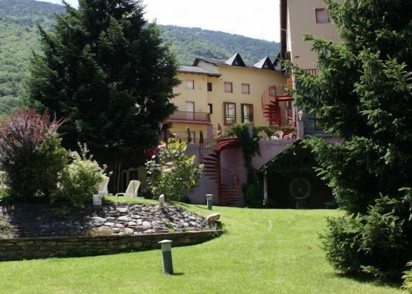 Catalonia Vall de Cardos Property Grounds