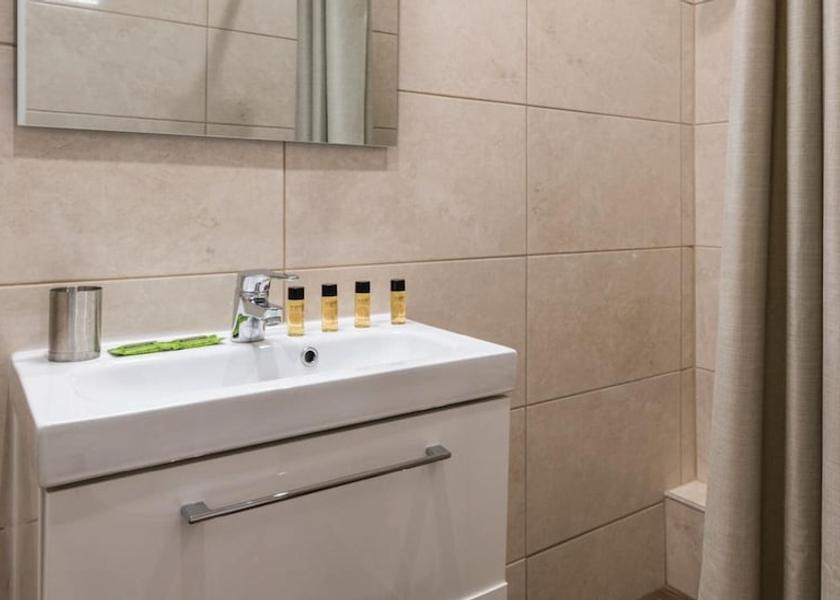 Attica Spata-Artemida Bathroom
