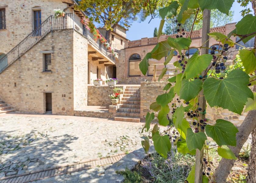 Umbria Montone Exterior
